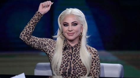 Lady Gaga a Milano tra «House of Gucci», tv e la pioggia 